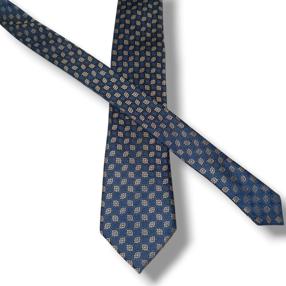 Jos. A Bank Reserve Gray & Blue Flower Weave Handmade Silk Neck Tie